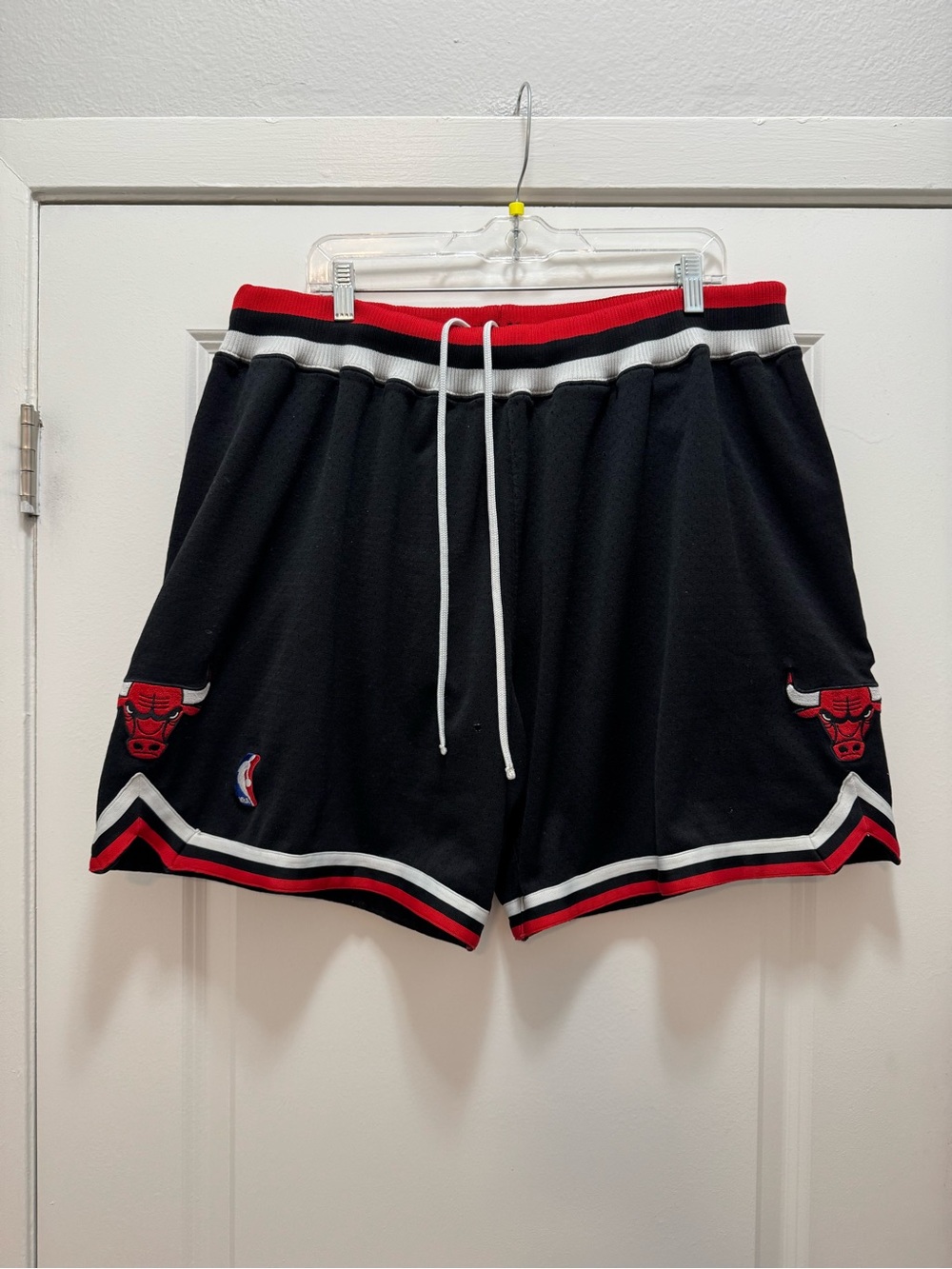 Mitchell & Ness Hardwood 1997-98 Chicago Bulls Authentic Black Shorts